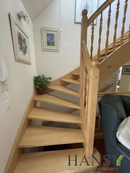 Neuwertiges Traum-Einfamilienhaus in Pfaffstätten: Stil, Pool und Gartenparadies!