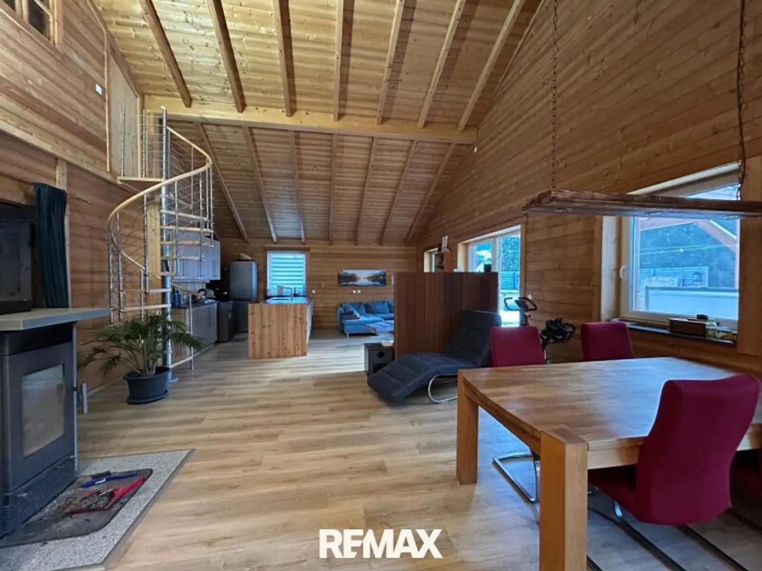 Wohn-Essbereich mit Küche