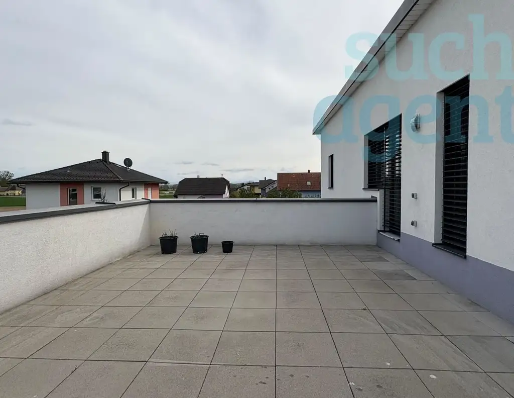 NEUER PREIS! Penthouse Feeling in Mauthausen mit Garten und großer Terrasse