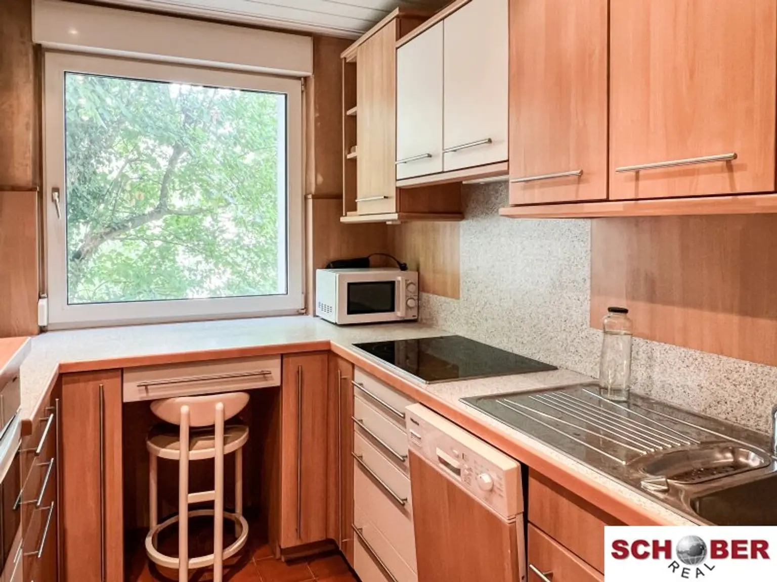 Großzügige 3-Zimmer-Wohnung mit Loggia in Döblinger Grünruhelage