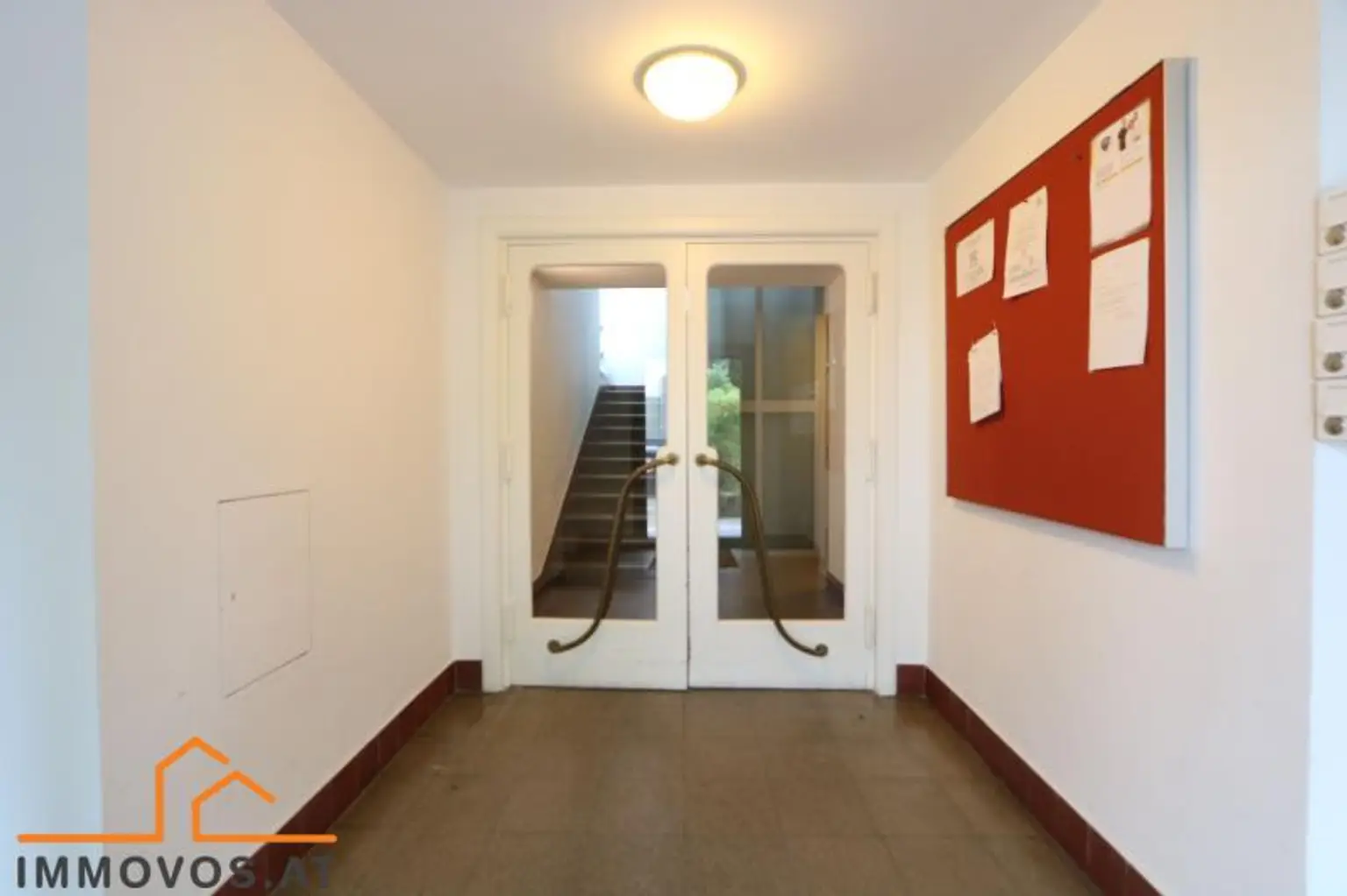 2. Portal innen mit Altbau-Charme
