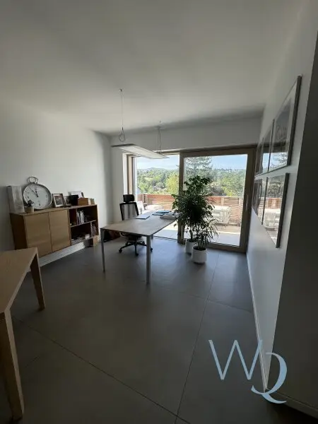 Traumhaus mit Pool und herrlicher Aussicht ab sofort verfügbar!