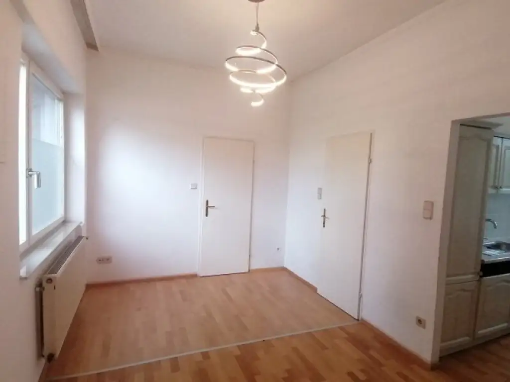 Entzückendes Häuschen mit vielseitigen Möglichkeiten zum Top Preis!