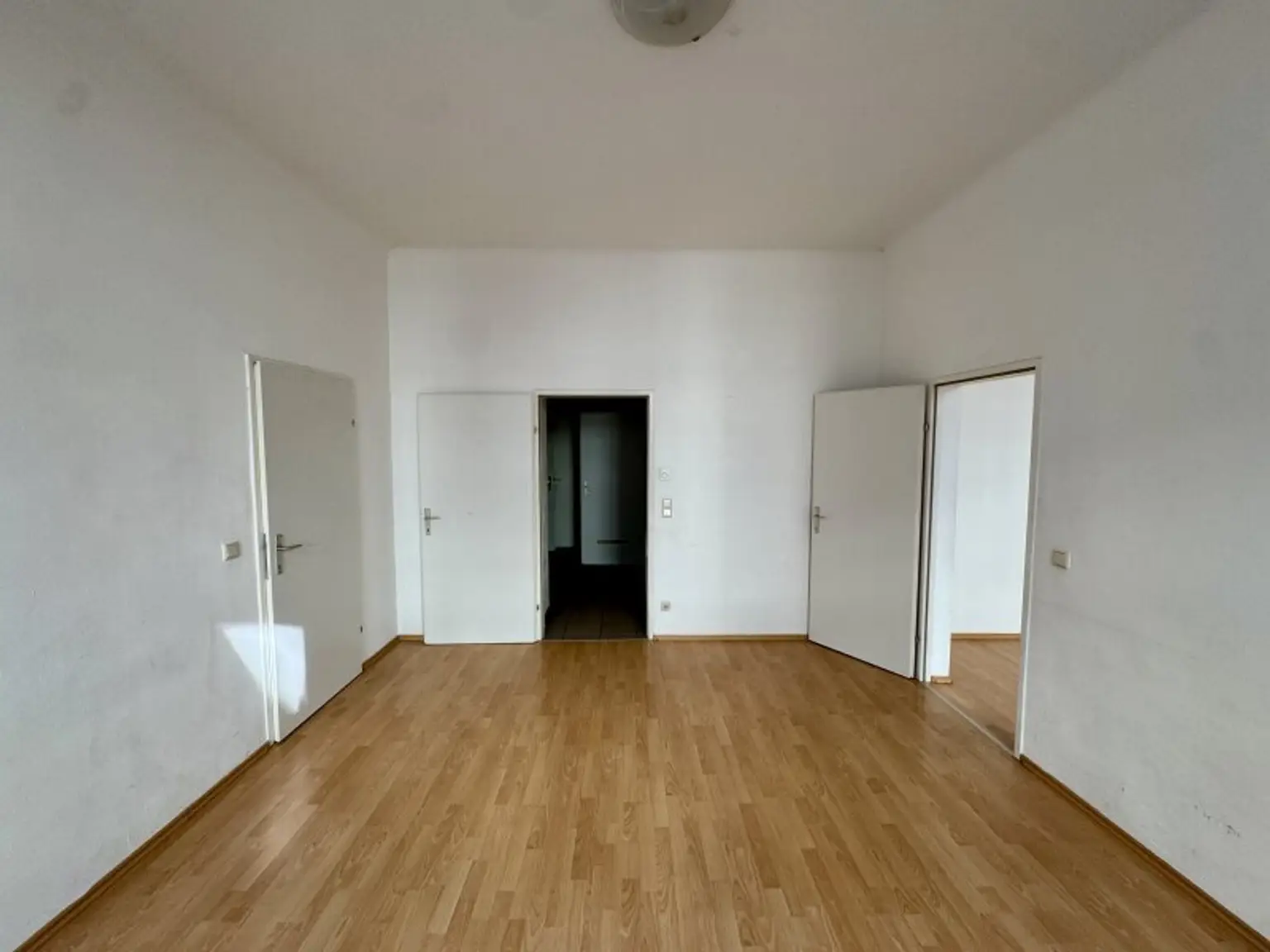 Charmanter Altbau mit Gestaltungsspielraum – Wohnen nach eigenen Vorstellungen