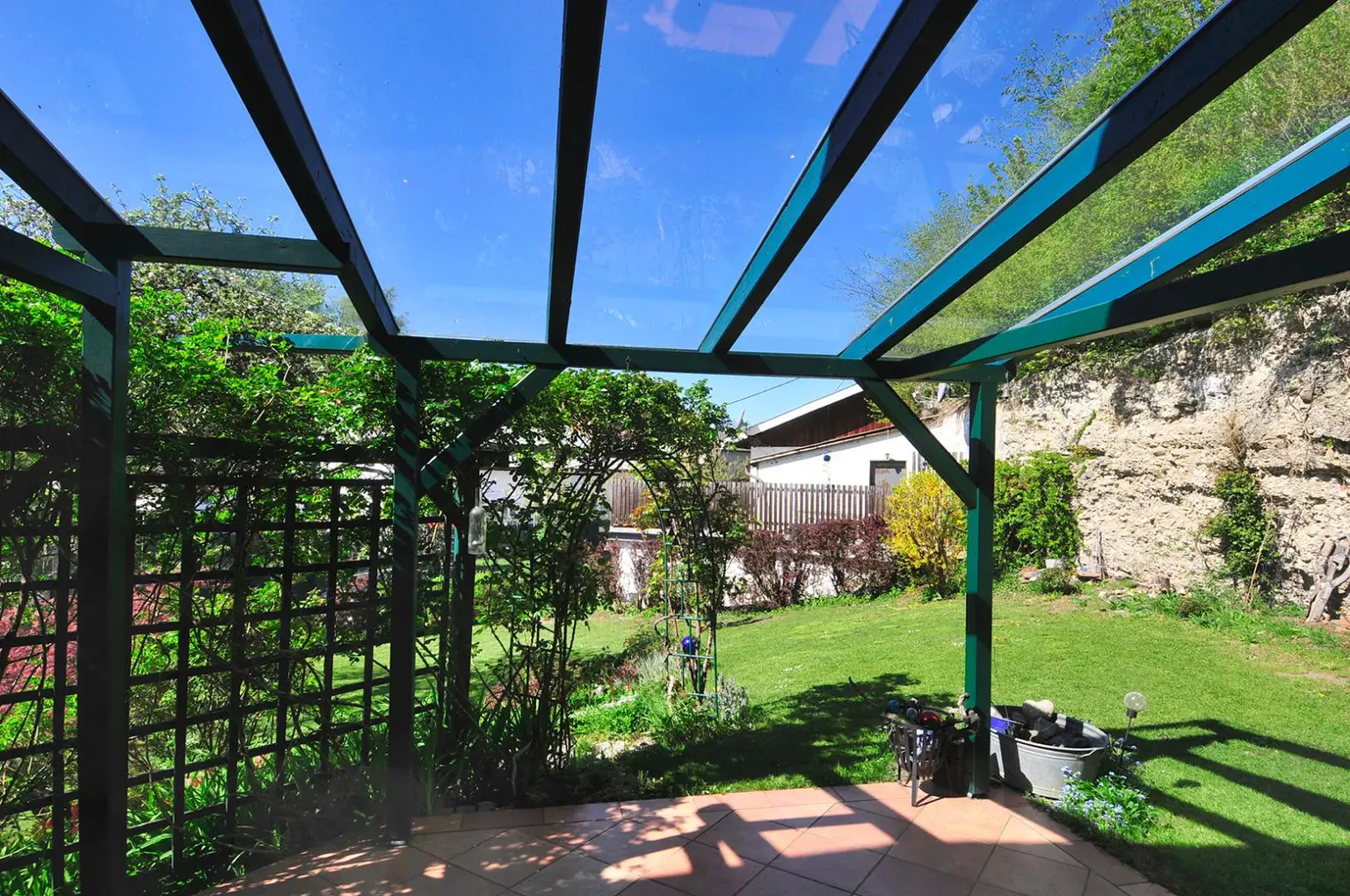 Terrasse mit Pergola