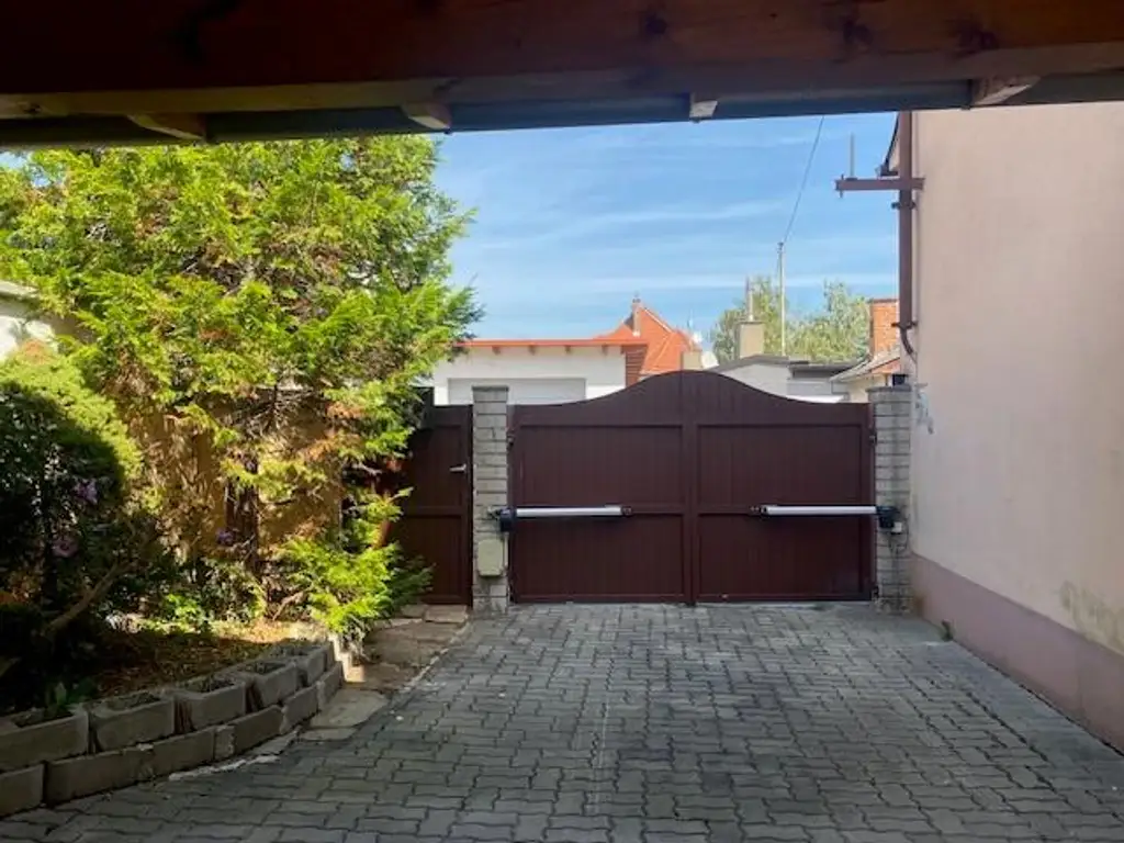 Familienwohnsitz inkl Baulandreserve! Grünoase mit Nebengebäude!