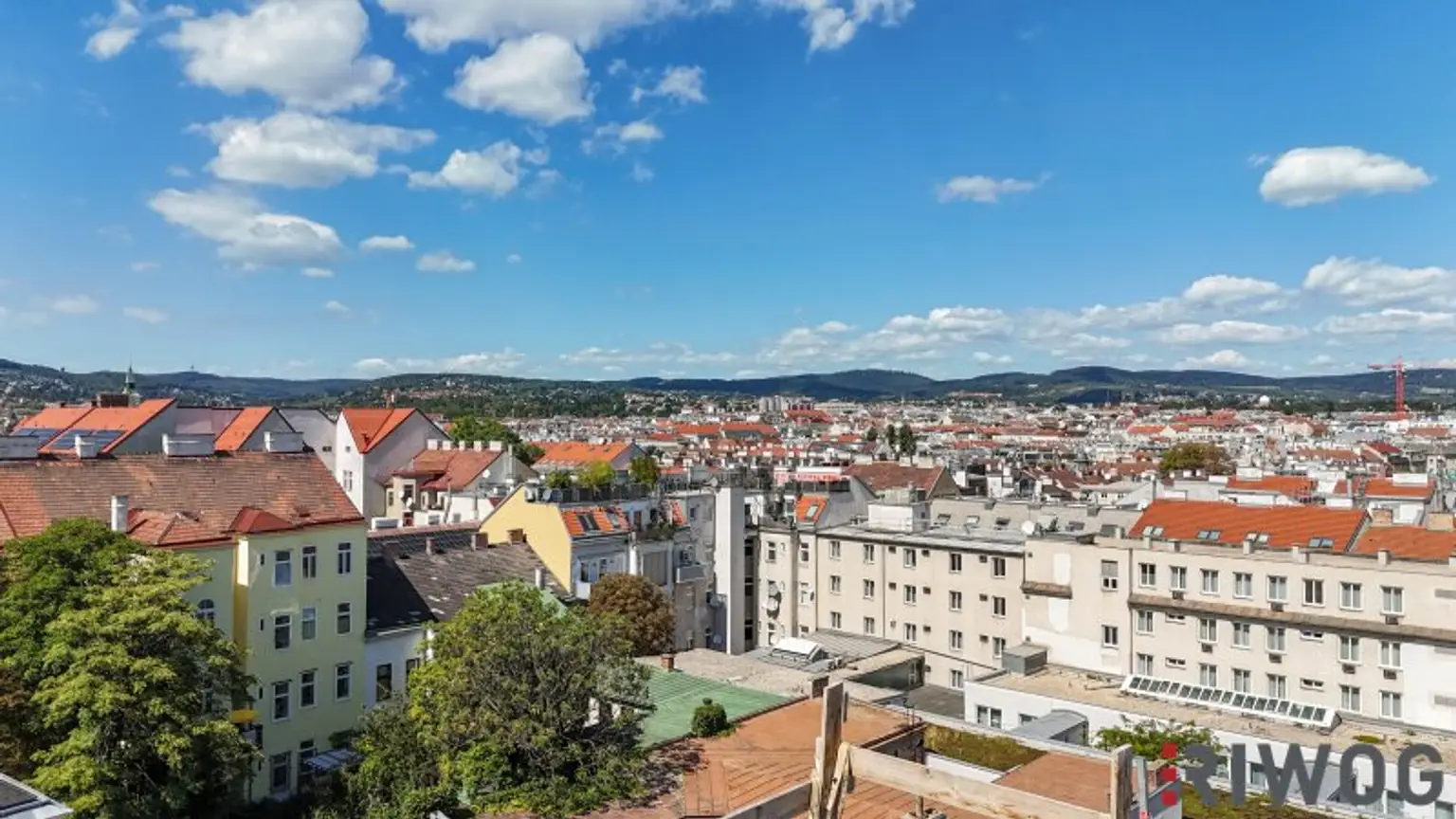 DG-ERSTBEZUG | Atemberaubender Fernblick | Dachterrasse | ca. 3 m Raumhöhe | Fernwärme & Klimaanlage | TG-Stellplatz optional | Nachhaltiges Wohnbauprojekt