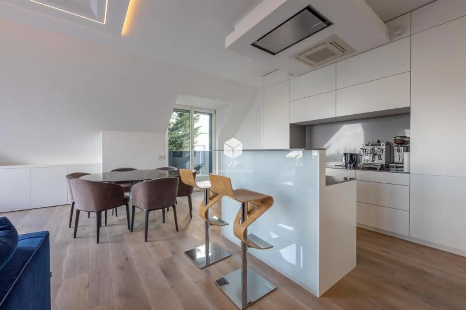 Luxuslage Schafberg: Einmalige Luxus-Maisonette mit Dachterrasse! Weitblick zum Verlieben!