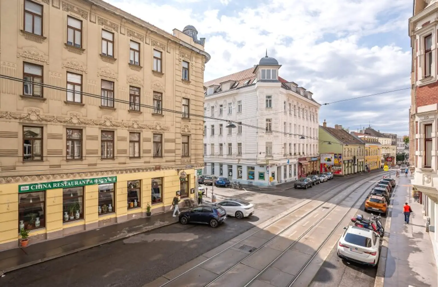 ***NEU*** Fantastische 4 Zimmer Wohnung in repräsentativem Stilaltbau! in TOP-Lage!