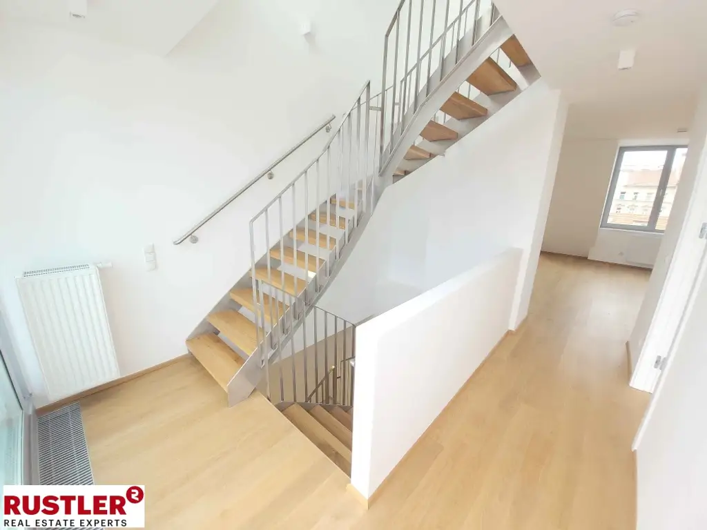 Luxuriöse Dachterrassenwohnung auf 3 Etagen direkt an der U3 - klimatisiert - mit Garage!