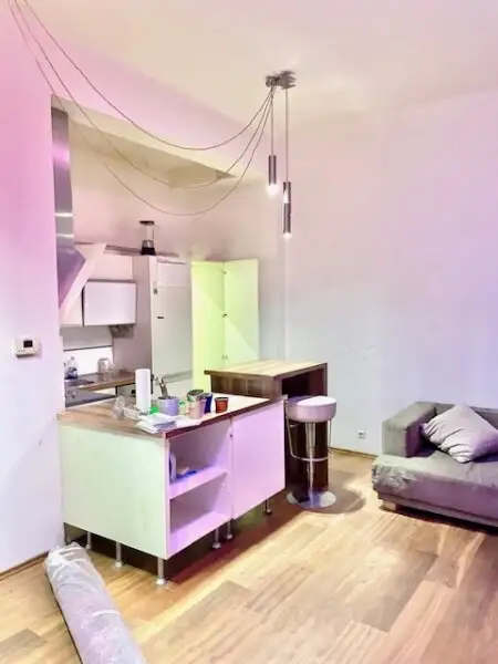 WOHNEN im 7-ten HIMMEL - INNENSTÄDTISCHE EigentumsWohnung - ELEGANTE Klassische Wiener-Altbau-Wohnung mit 2-Zimmern in Top Lage am SPITTELBERG - DURCHHAUS!
