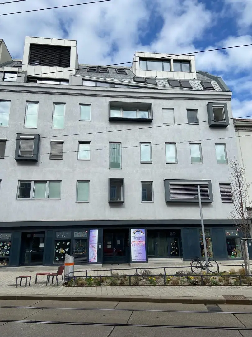 "Altbauwohnung top saniert!"