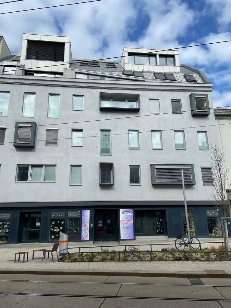 "Altbauwohnung top saniert!"