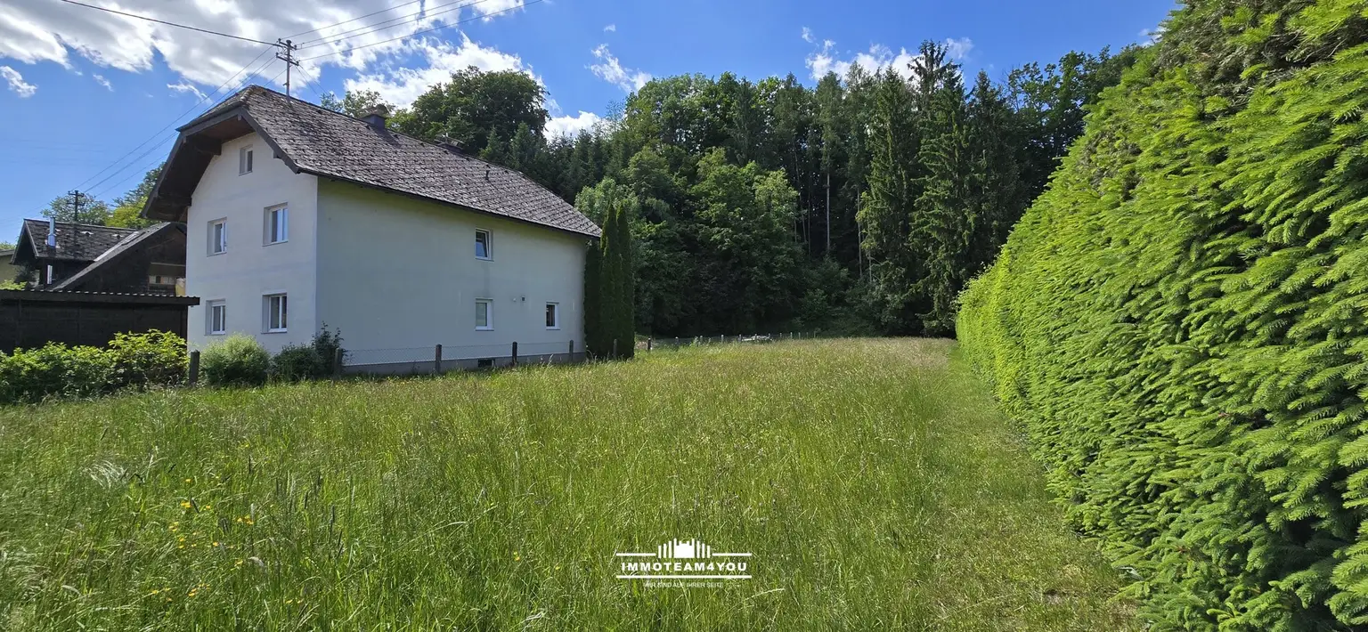 Blick von der Strassenseite