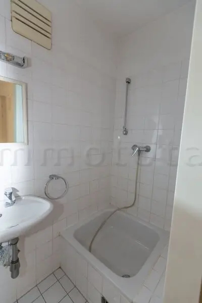 Dornbach - Pointengasse: Großzügige Terrassenwohnung mit unverbaubarem Grünblick