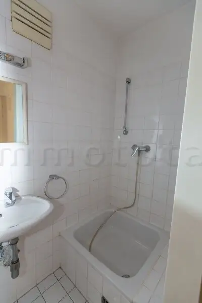 Dornbach - Pointengasse: Großzügige Terrassenwohnung mit unverbaubarem Grünblick