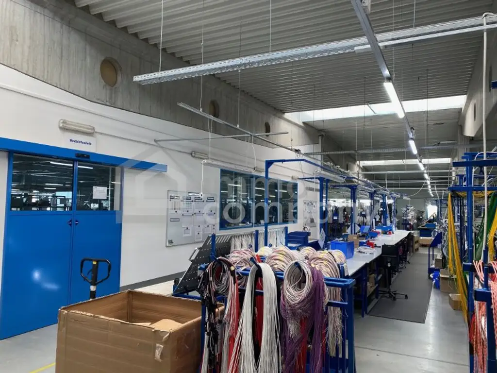 Rendite- Gewerbeobjekt, in Hlohovec/Slowakei, Produktion, Lager, Bürogebäuden  ca.11.000m² vermieteter Fläche.