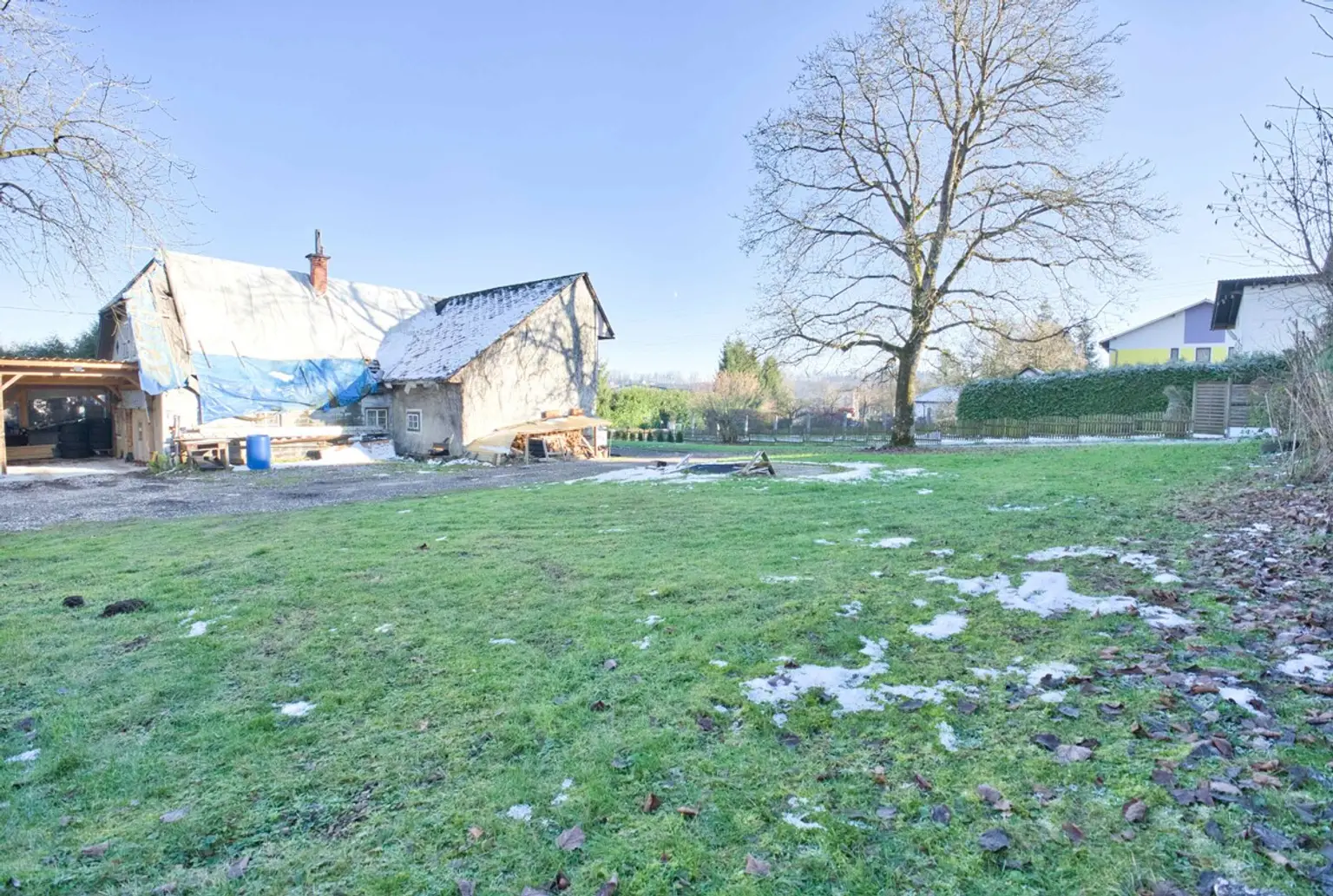 Grundstück mit Altbestand Regau