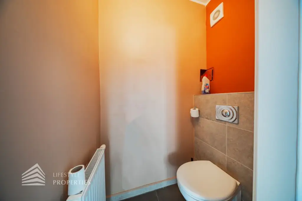 Dachgeschosswohnung mit Grünblick – 3 Zimmer im 18. Bezirk