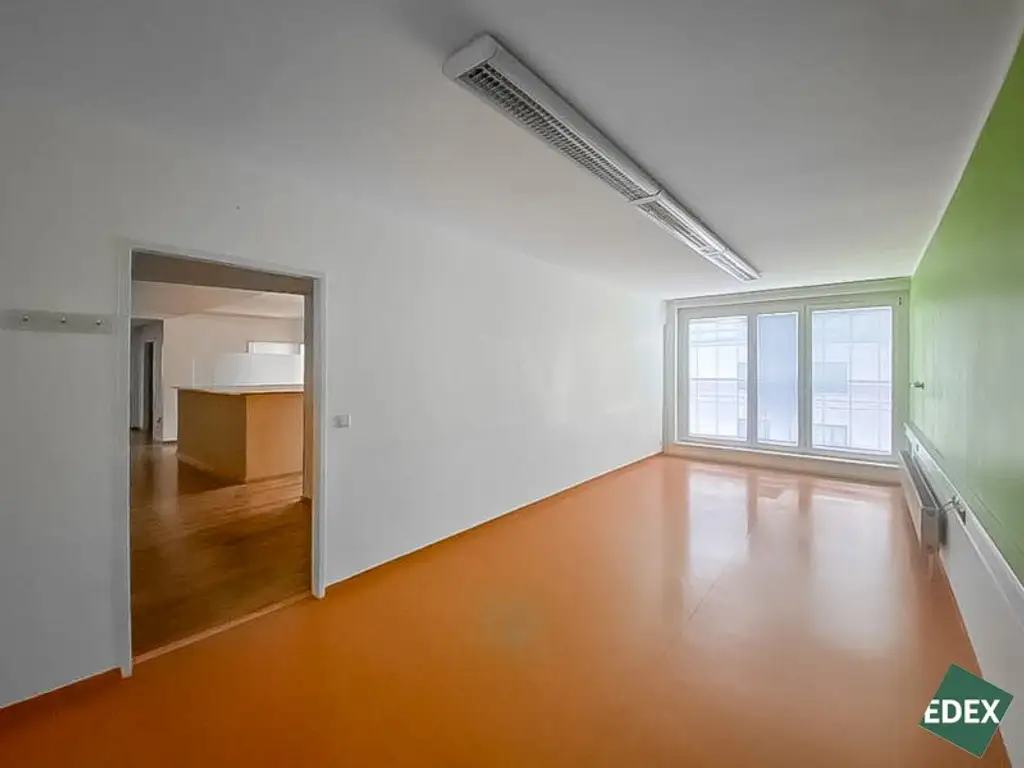 Großflächige Ordination mit guter Anbindung