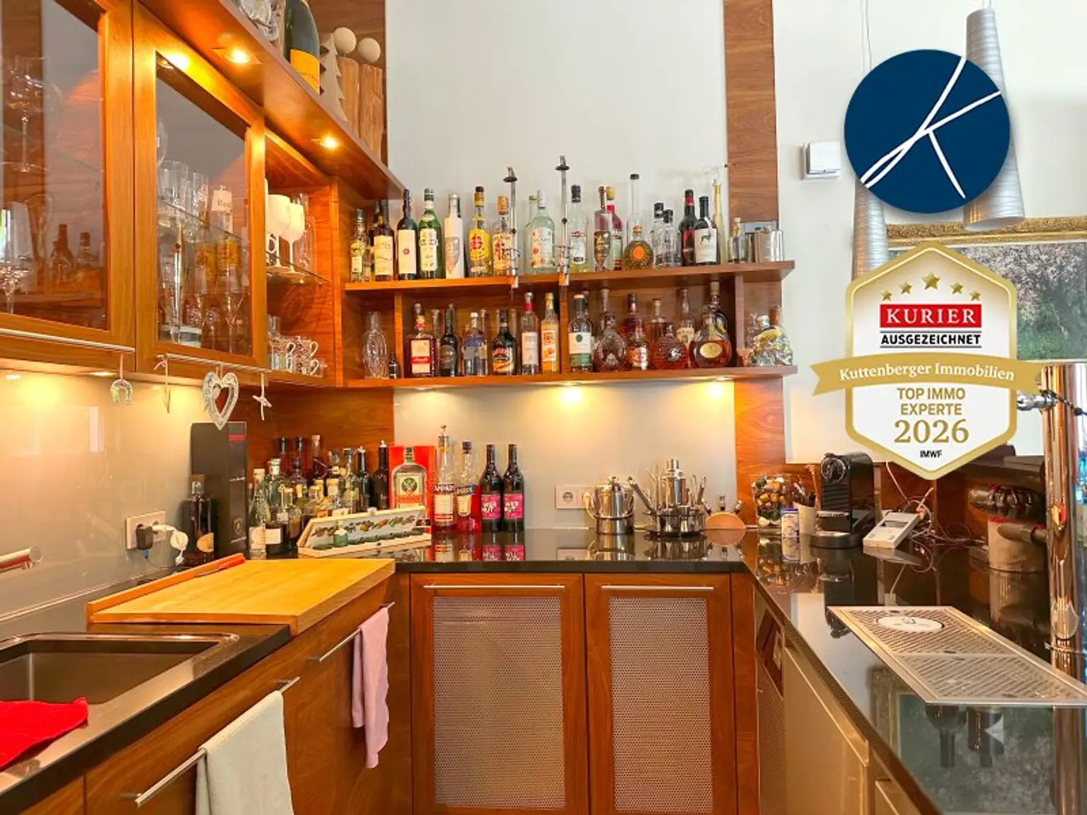 Bar mit Bierzapfhahn und Glass Rinser