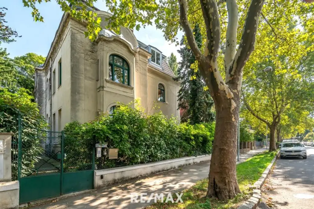 WOHNUNG IN ALTBAU-VILLA | EIGENGARTEN | SANIERUNGSBEDÜRFTIGES JUWEL