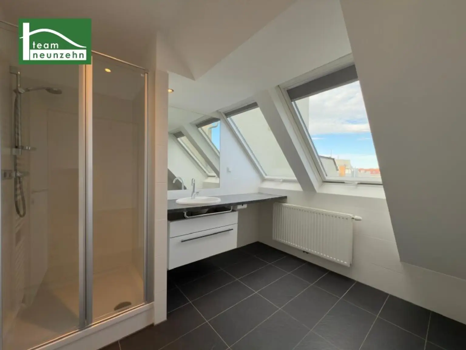 Exklusive 4-Zimmer-Wohnung in Bestlage beim Rochusmarkt ab sofort verfügbar *Inkl Küche*