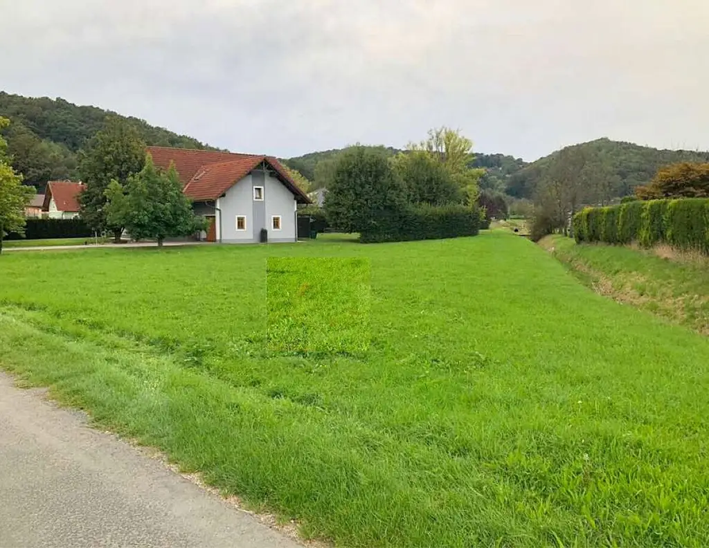 Sonniges sowie ebenes Baugrundstück zwischen Jennersdorf und Bad Loipersdorf!