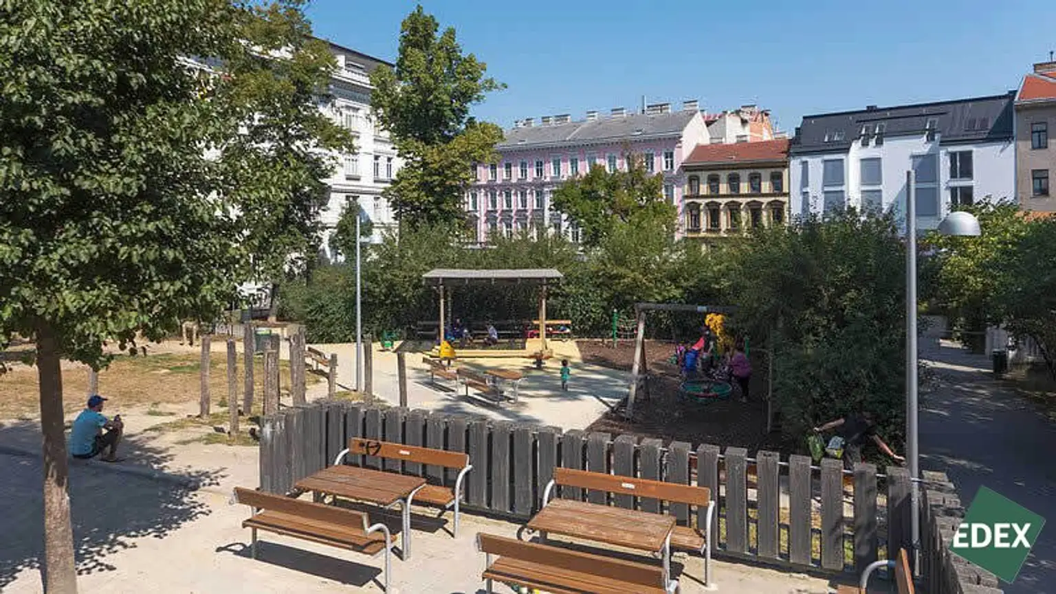 Charmante 5-Zimmer-Altbauwohnung nahe dem Schubertpark