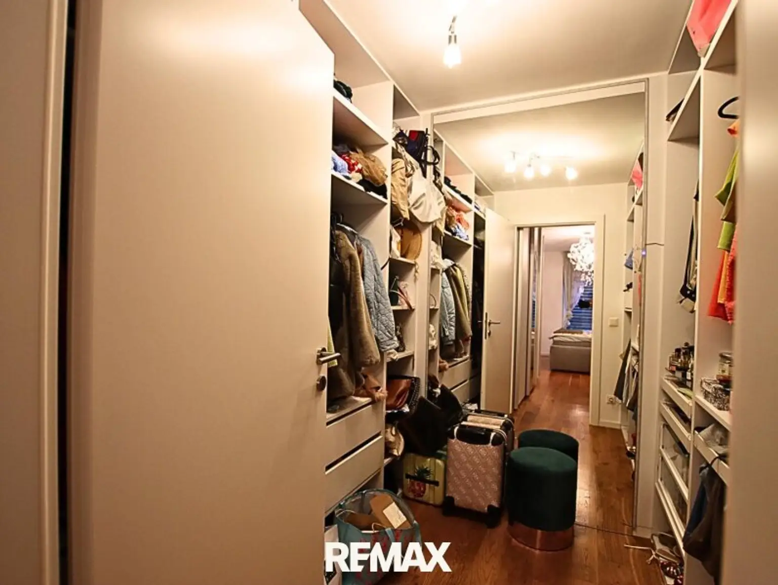 Begehbarer Kleiderschrank