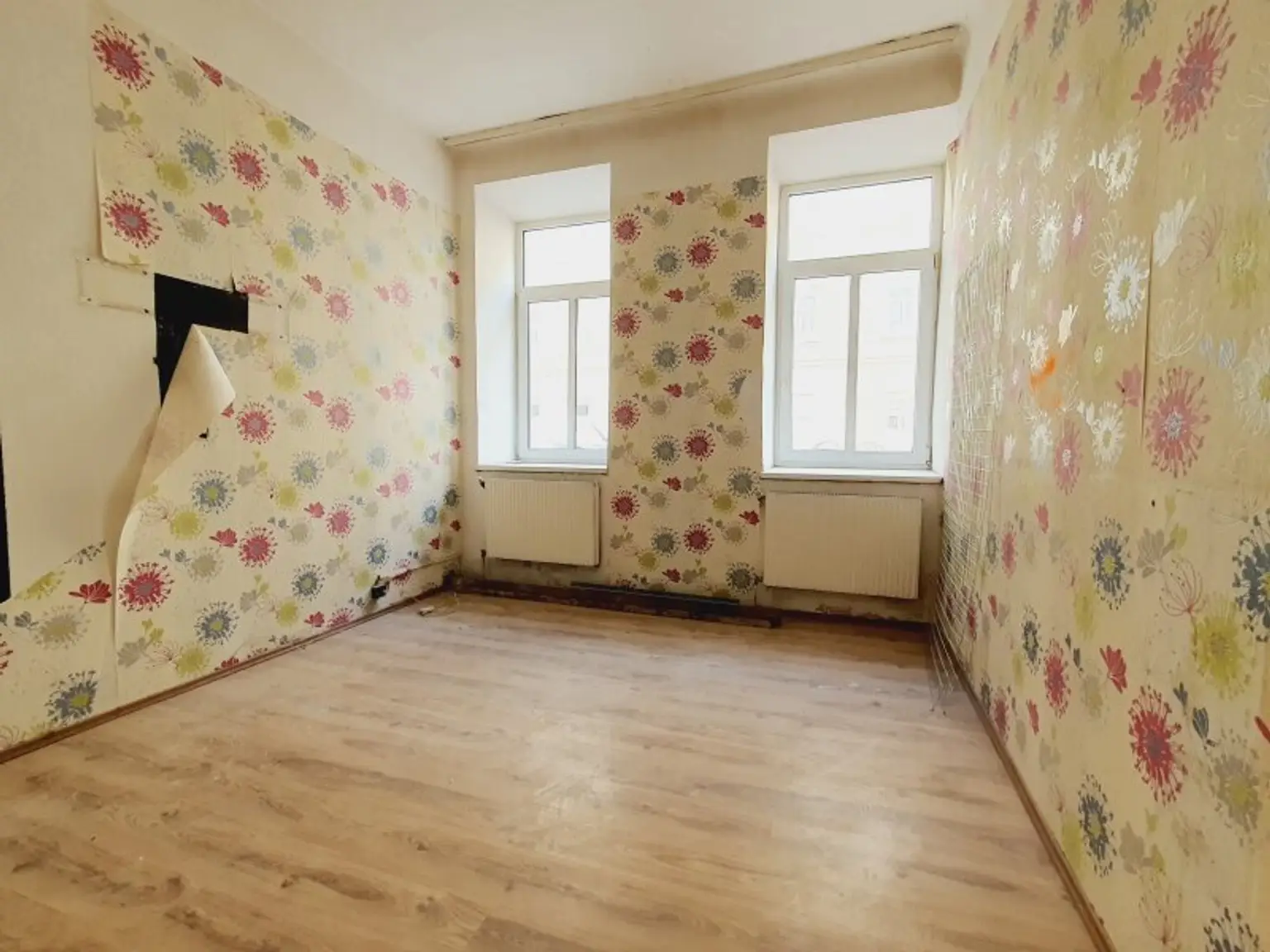 4-Zimmer - WG geeignet - Nähe U1/Messe/WU