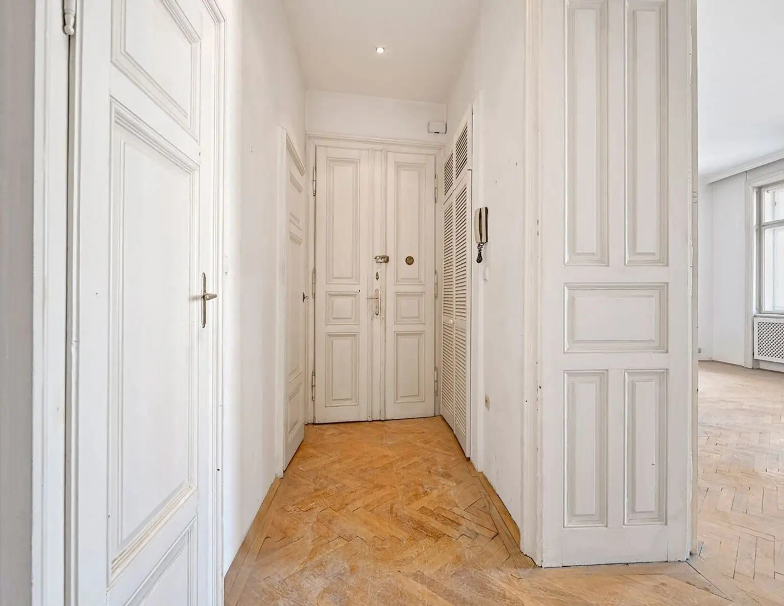 Schönbrunner Straße 60 - Elegante Altbau-Stadtresidenzen
