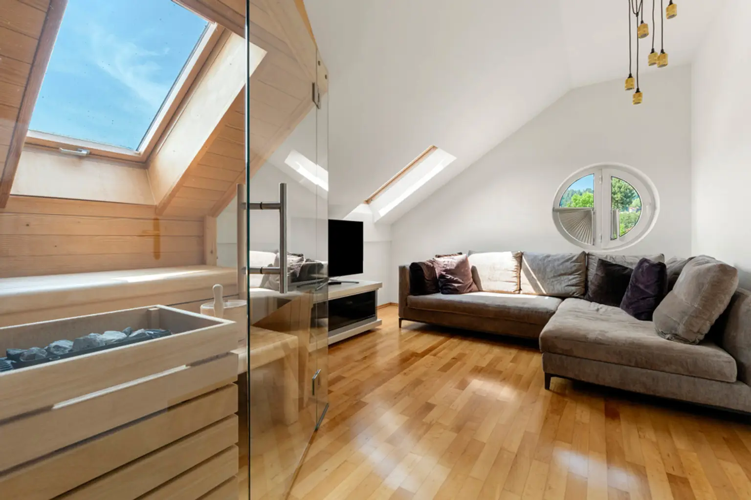 Seeblick-Wohnung in charmanter Villa