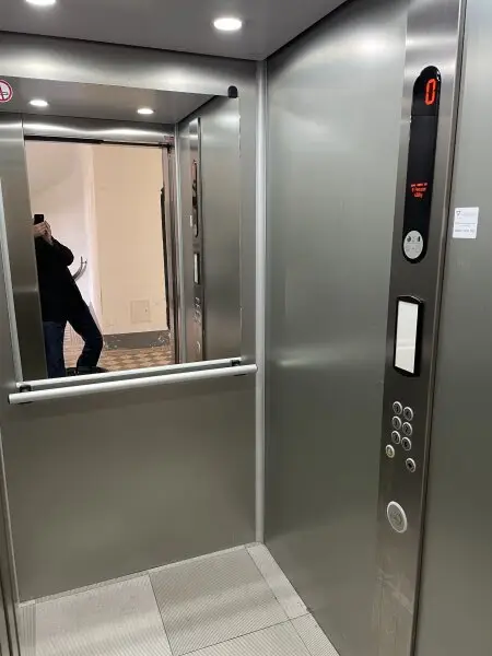 CHARMANTER UND HELLER 2,5-ZIMMER ALTBAU NÄHE SCHMELZ/SCHÖNBRUNN/U3-JOHNSTRASSE!