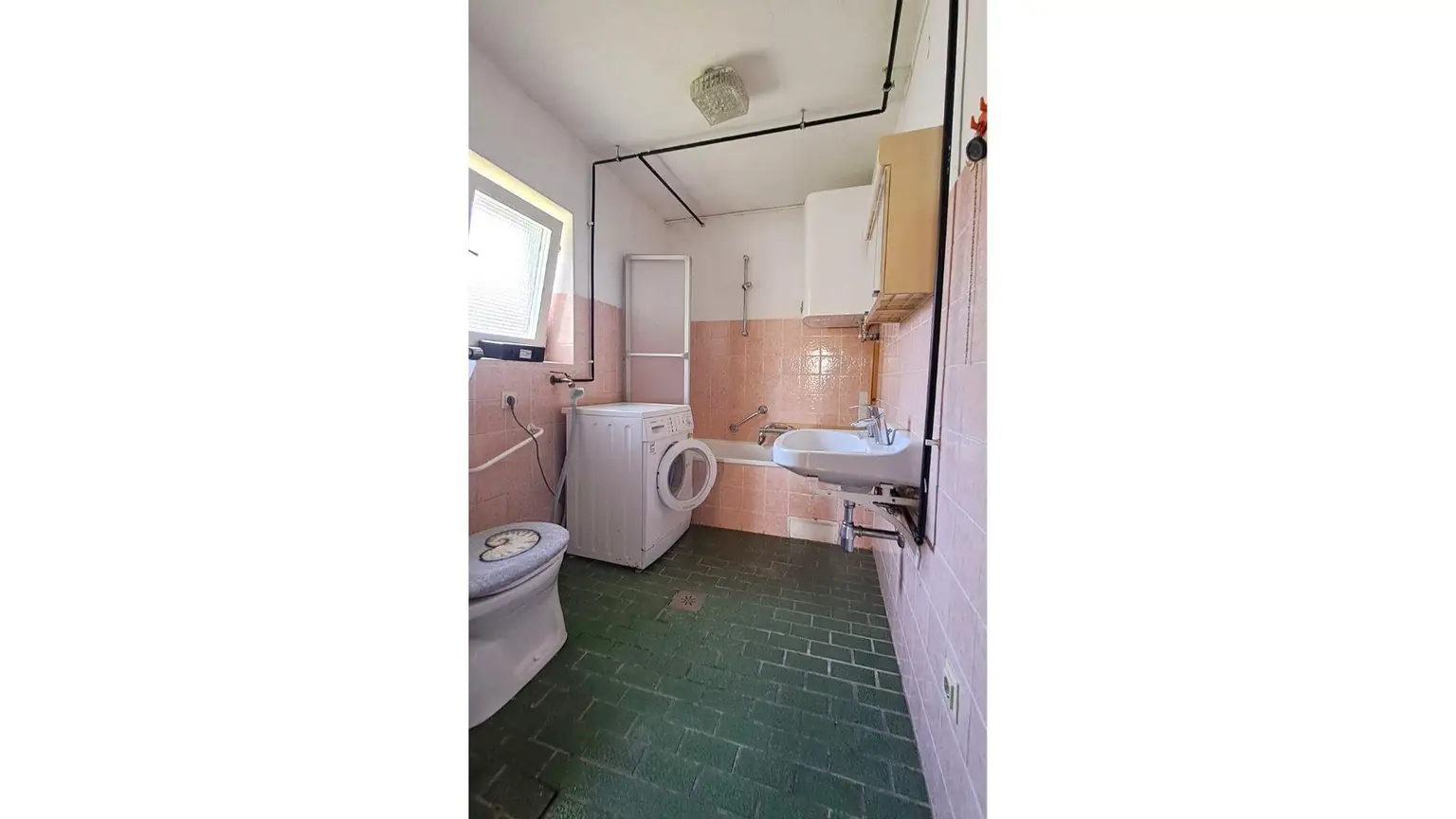 Badezimmer EG
