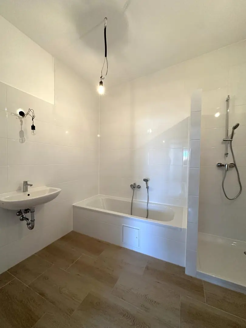 Exklusiv wohnen mit Weitblick –  4-Zimmer-Neubauwohnung mit Balkon