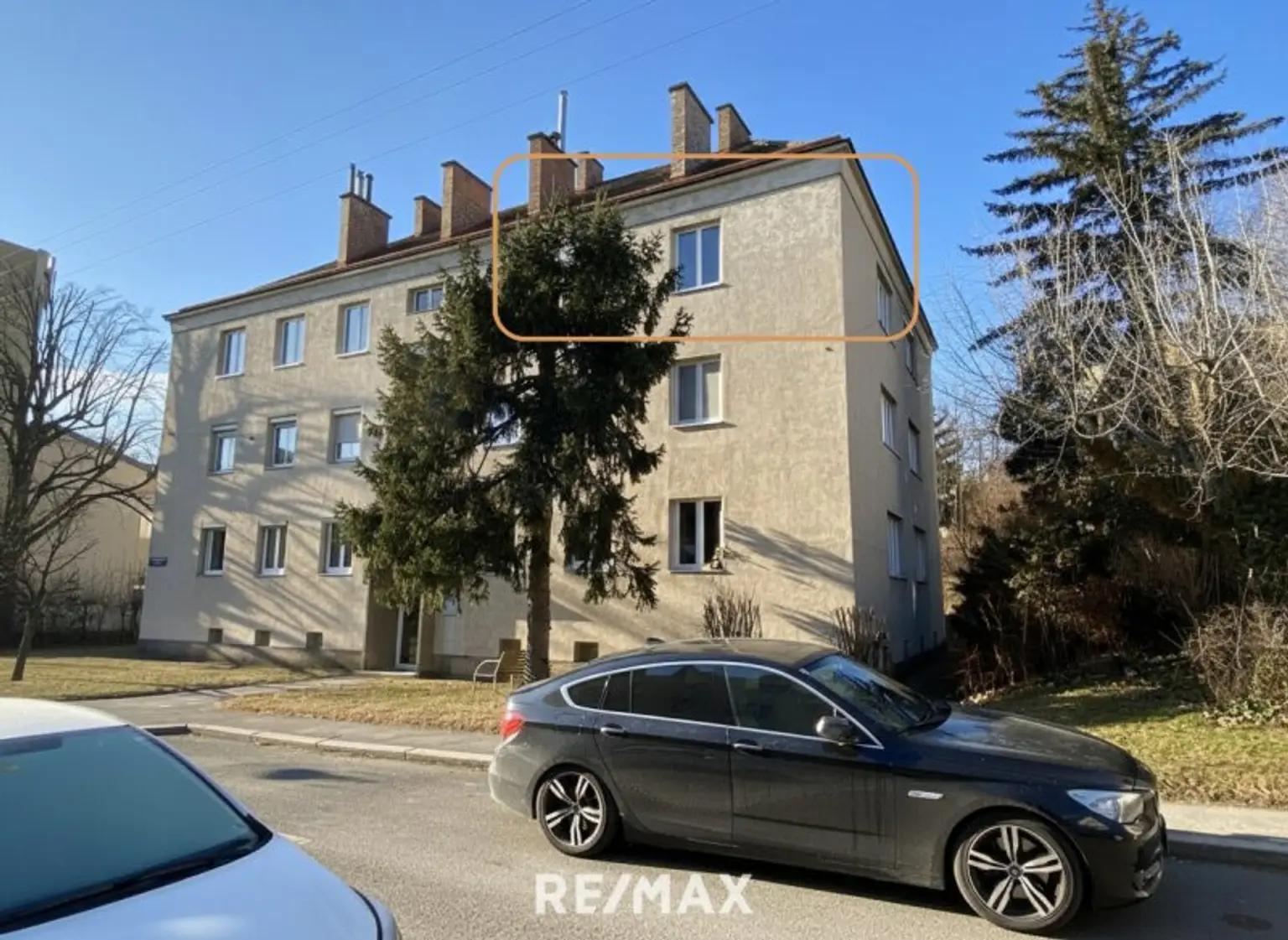 Haus seitlich Wohnung markiert