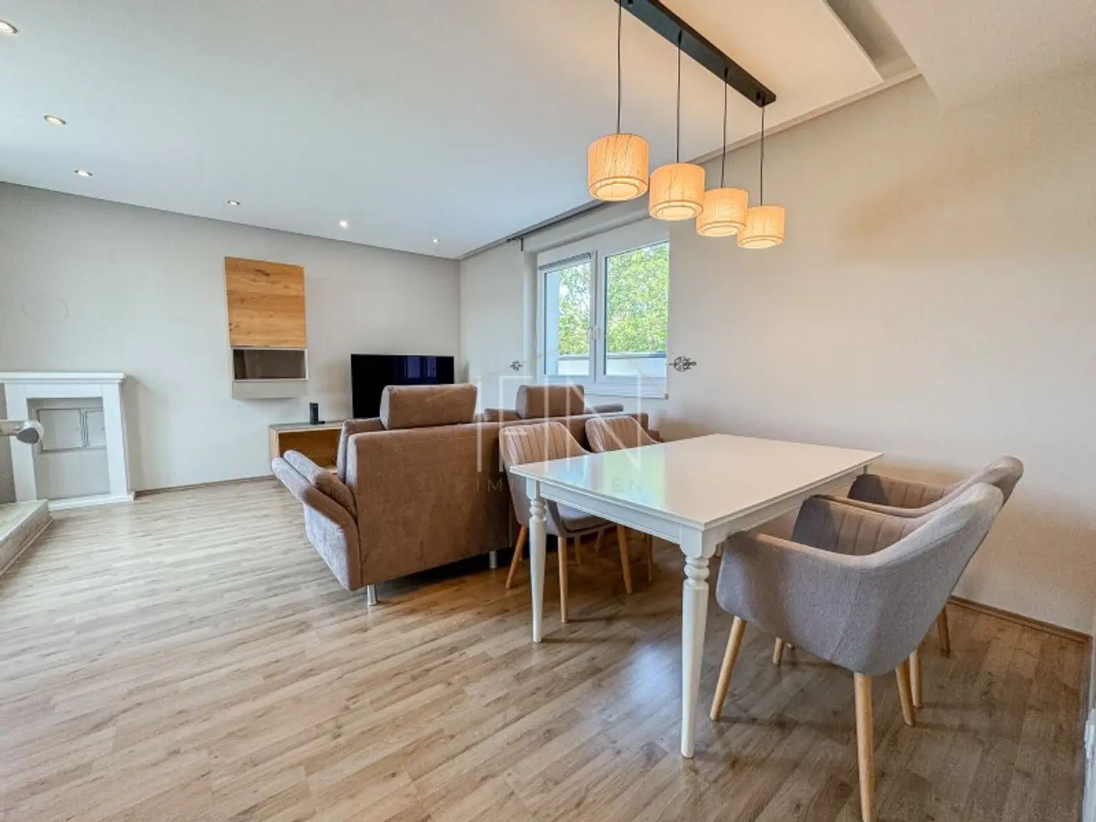 Moderne, sonnige 3-Zimmer-Wohnung mit 50m² Dachterrasse