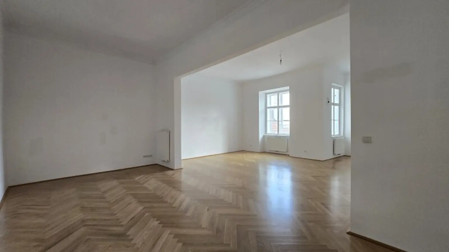 Super zentrale Innenstadtlage - ! ! ! 4.STOCK OHNE LIFT ! ! ! - Top-Zustand und ruhige Innenhofausrichtung