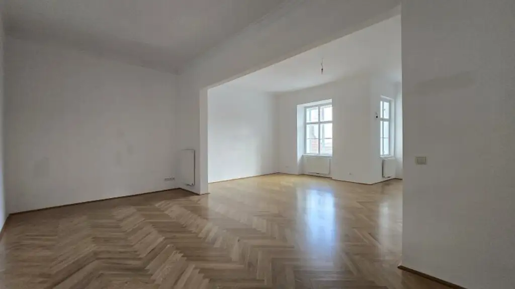 Super zentrale Innenstadtlage - ! ! ! 4.STOCK OHNE LIFT ! ! ! - Top-Zustand und ruhige Innenhofausrichtung