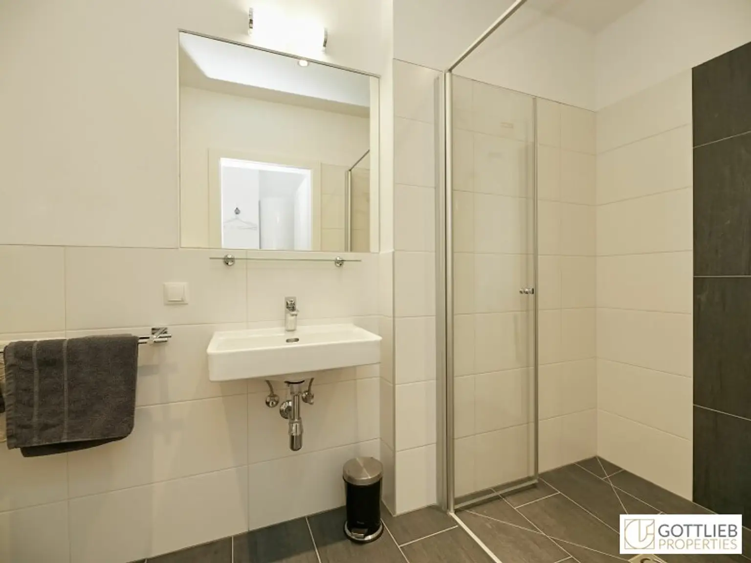 Bestlage Kaiserebersdorf! Möblierte 2-Zimmer-Wohnung mit Balkon, Gartennutzung und Schwimmbiotop