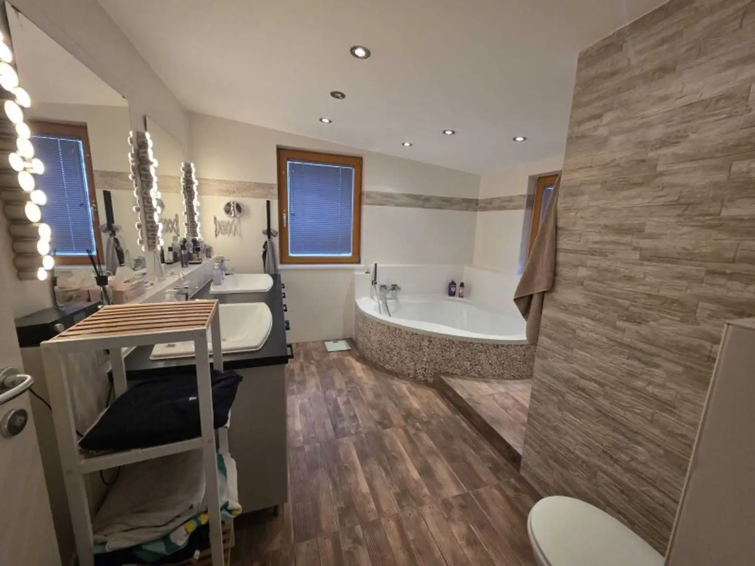 Idyllisches Einfamilienhaus in Gänserndorf: 5 Zimmer, Pool, Balkon & mehr!