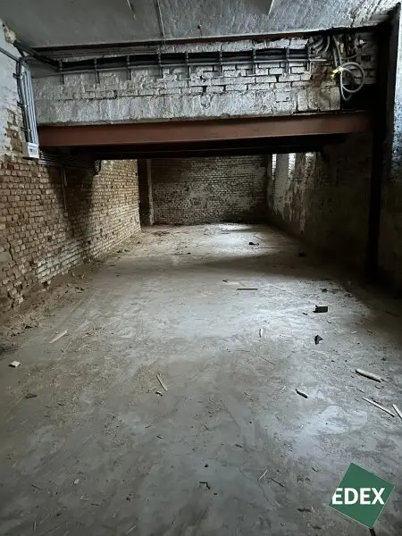 Großes Lager im 15. Wiener Gemeindebezirk