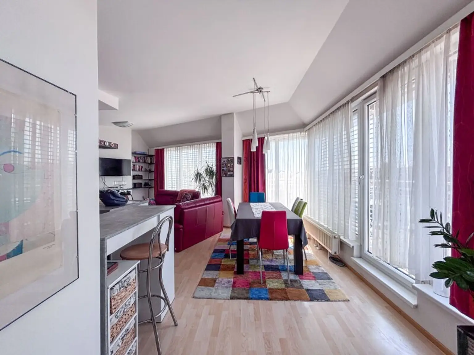 Sonnige DG-Maisonette-Wohnung in Stockerau – viel Platz für die ganze Familie!