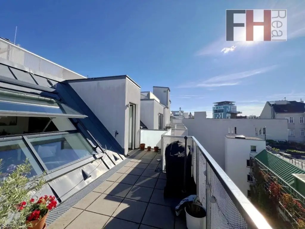 Neuwertige Dachgeschossmaisonette in Mariahilfer TOP-Lage, 2,5 Zimmer, 2 Terrassen Richtung Nord/West in ruhigen Innenhof!