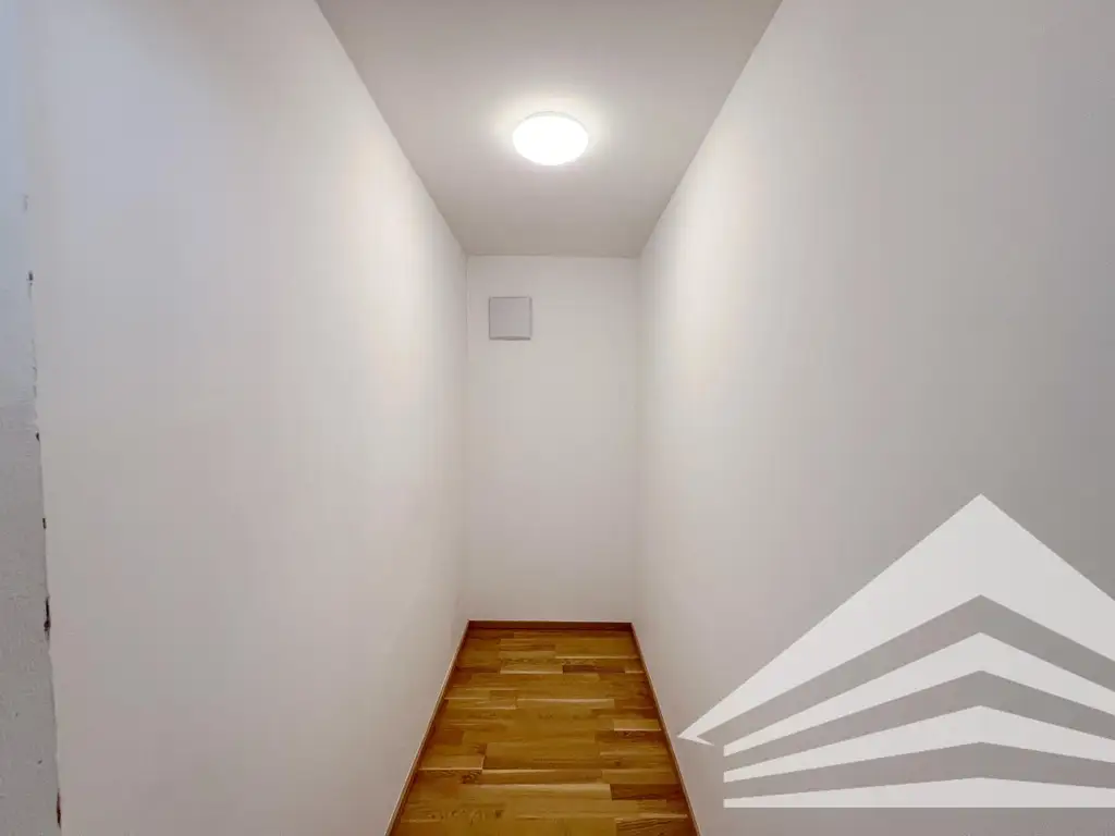 Sensationelle Maisonette-Innenstadtwohnung nahe dem Volksgarten und Musiktheater!