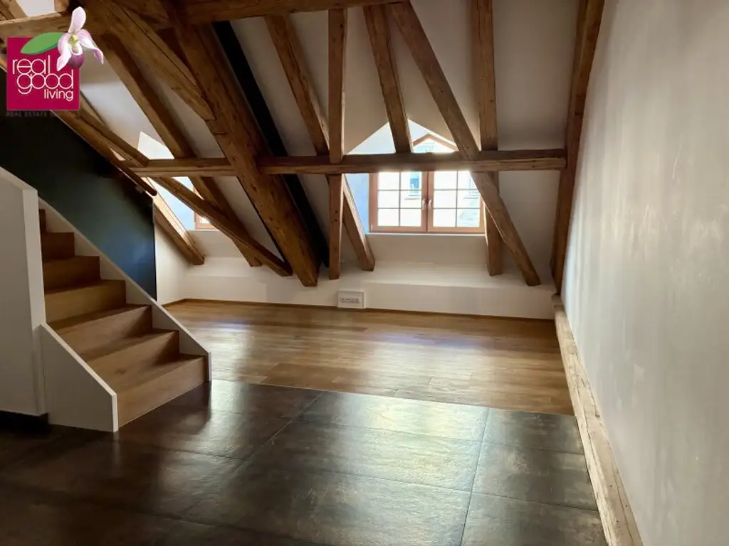 4-Zimmer-Dachgeschoßwohnung mit Galerie & Terrasse in unmittelbarer Nähe zum Karmelitermarkt