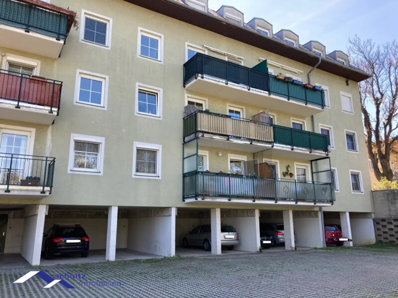 Attraktive 3-Zimmer-Dachgeschosswohnung im Zentrum von Guntramsdorf zu mieten! Überdachter Parkplatz inklusive!