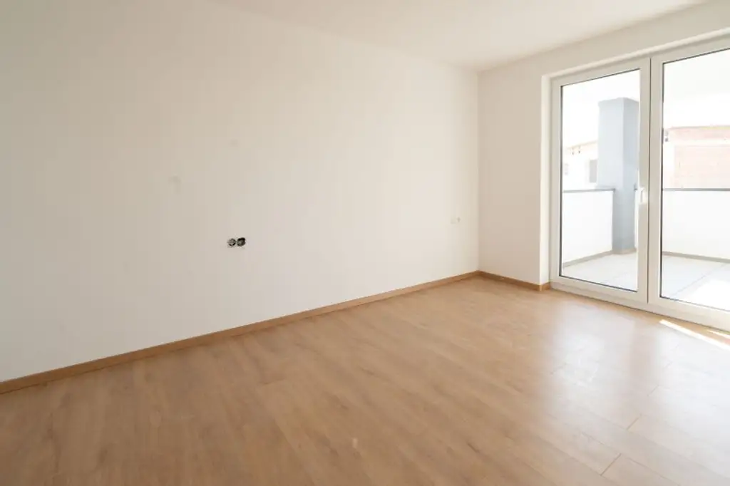 PROVISIONSFREI - Nur mehr 1 Einheit frei: Traumhafte Doppelhaushälfte in Pucking: 6 Zimmer, Keller, Garten & 2 Garagen + 3 Außenstellplätze
