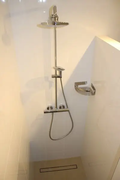 WALK-IN DUSCHE, EWE-KÜCHE, SÜDSEITIGE LOGGIA, GRÜNBLICK, ATTRAKTIVE NEUBAUMIETE IN KORNEUBURG!!